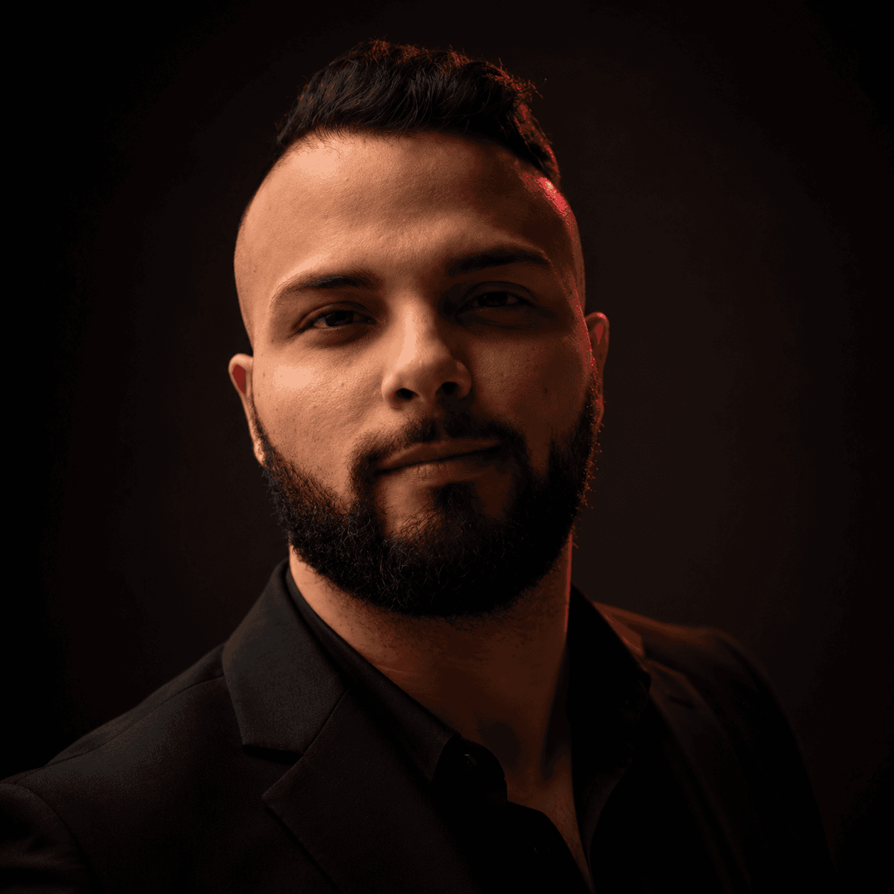 Serlyn Caruzo, Co-fundador de Cheryx